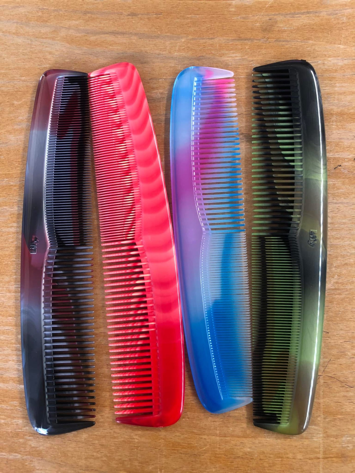 Plastic comb / kanga
